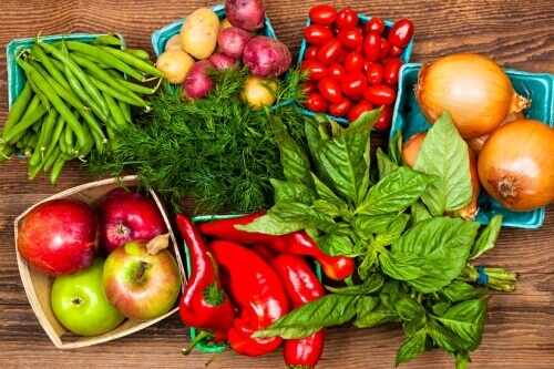 Trái cây và rau xanh là thực phẩm cần bổ sung nếu bị mỡ máu